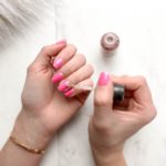 Cómo pintar las uñas sin salirse.